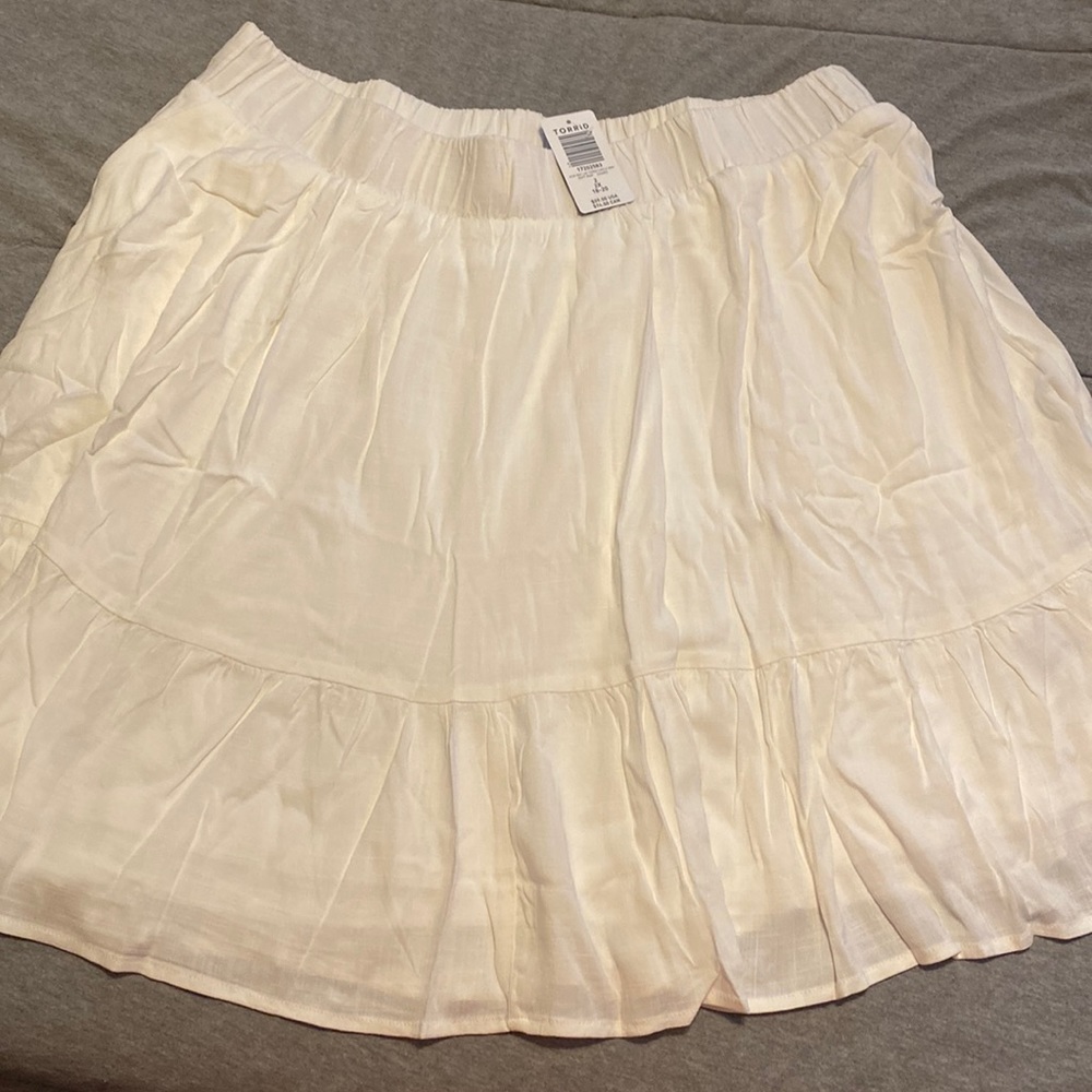 Torrid white skirt size 2